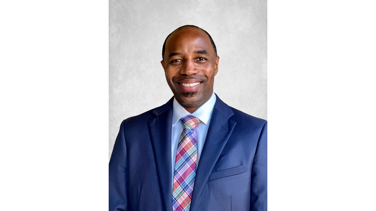 Kenny Muhammad, Entergy Texas customer service manager for the west region